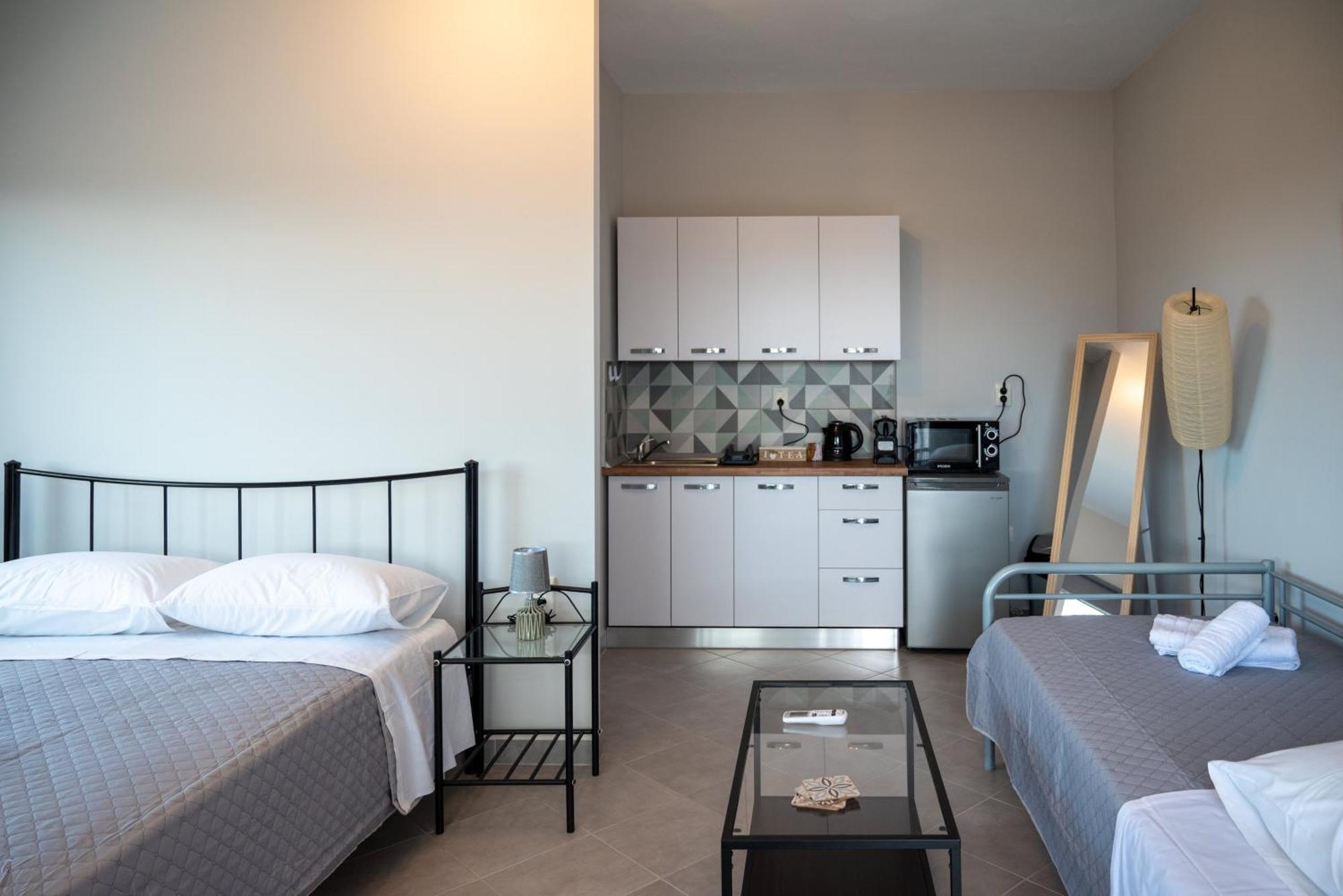 Airport Palmtree Apartments - 15Min From Airport Artemida  Exterior foto